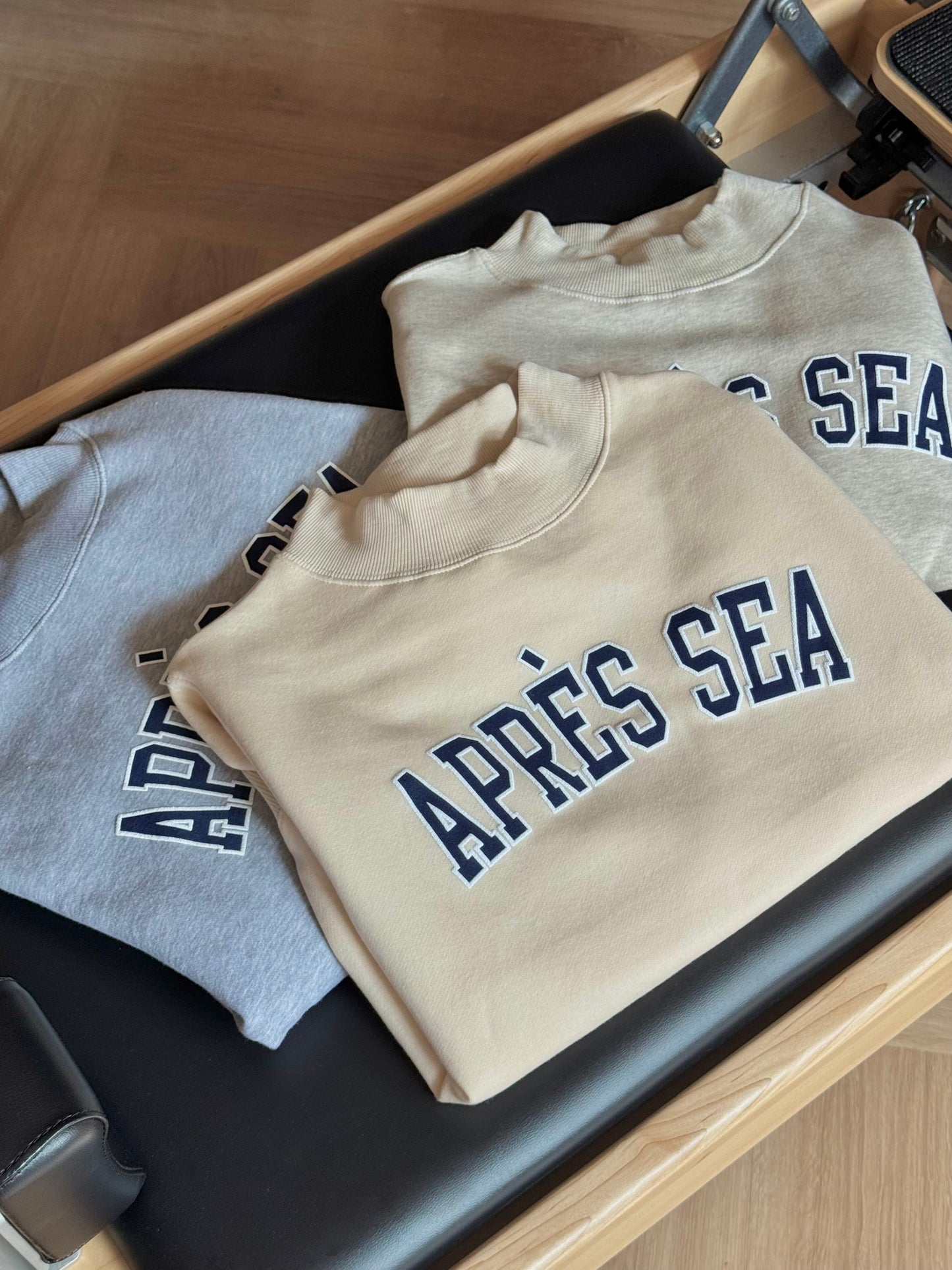 APRÈS SEA MOCK NECK CREWNECK SWEATSHIRT - BUTTER