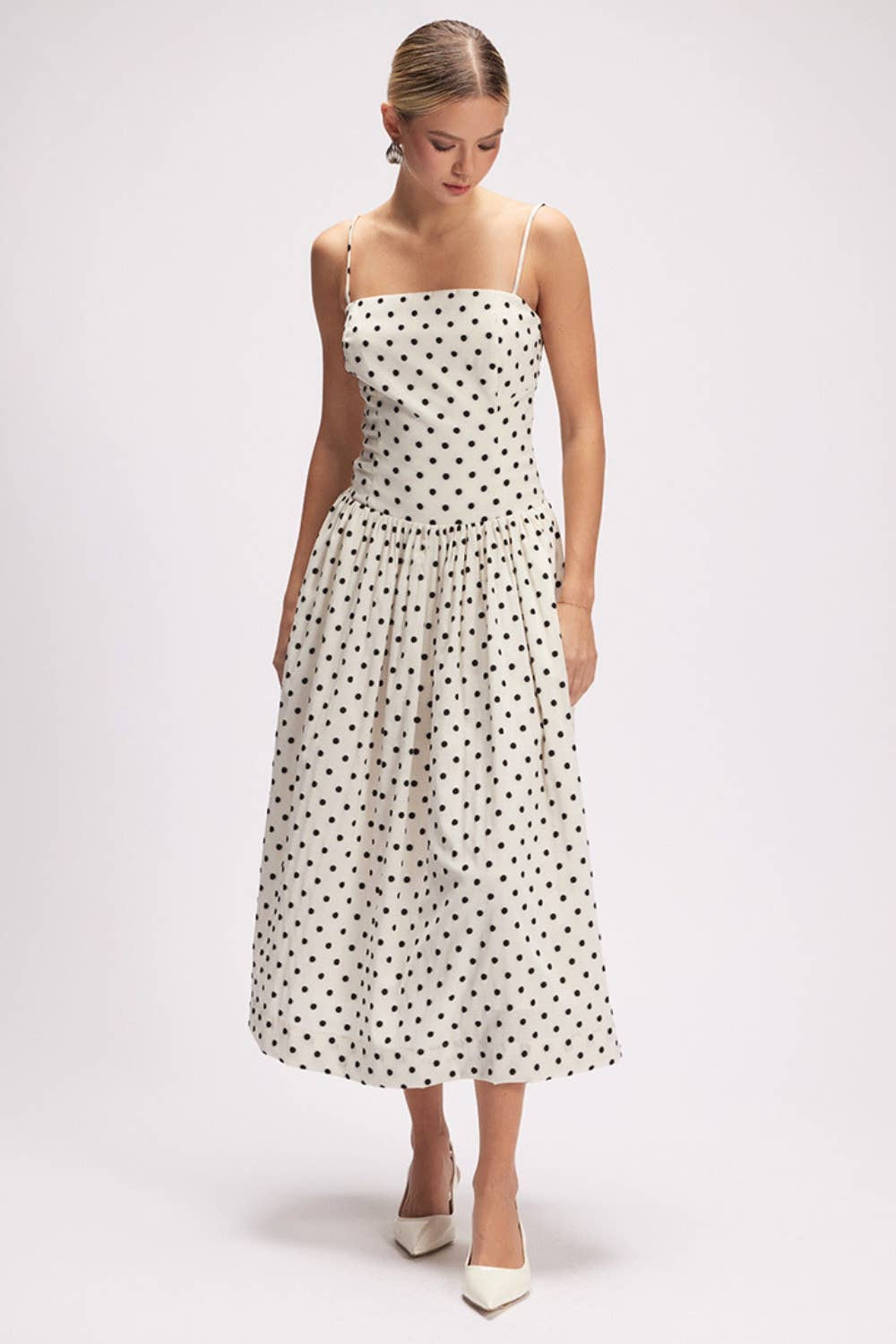 CHIC SQUARE NECK POLKA DOT lDRESS: IVORY/BLACK