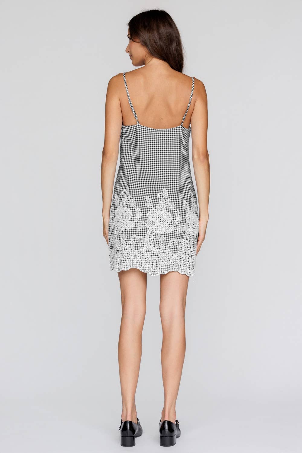 CHIC GINGHAM EMBROIDERED LACE MINI DRESS: BLACK/WHITE