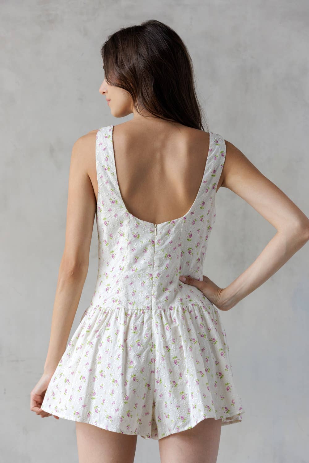 FLIRTY FLORAL ROMPER : IVORY/PINK