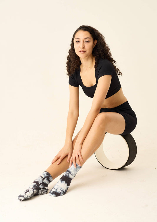 The Tie-Dye Grip Sock: Denim