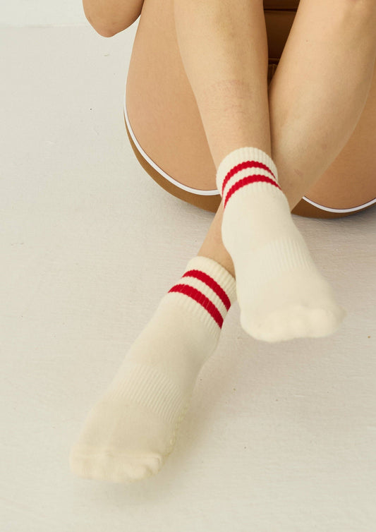 The Boyfriend Grip Sock: Off-White and Red