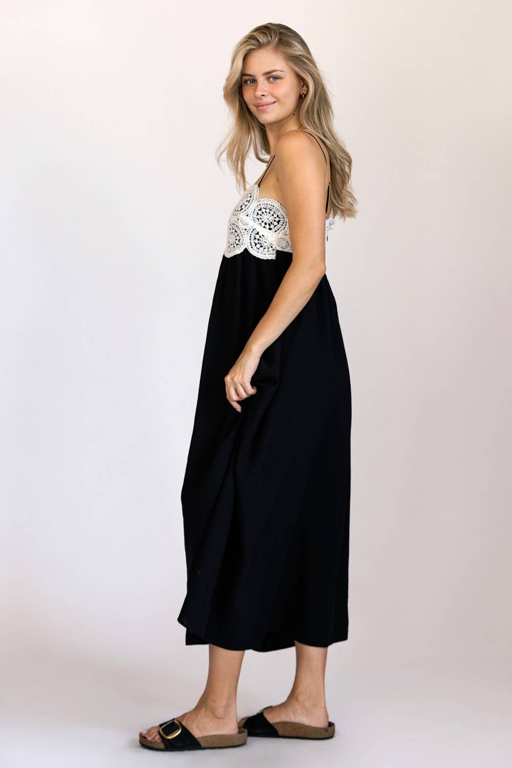 CROCHET LACE MIDI DRESS: BLACK/IVORY