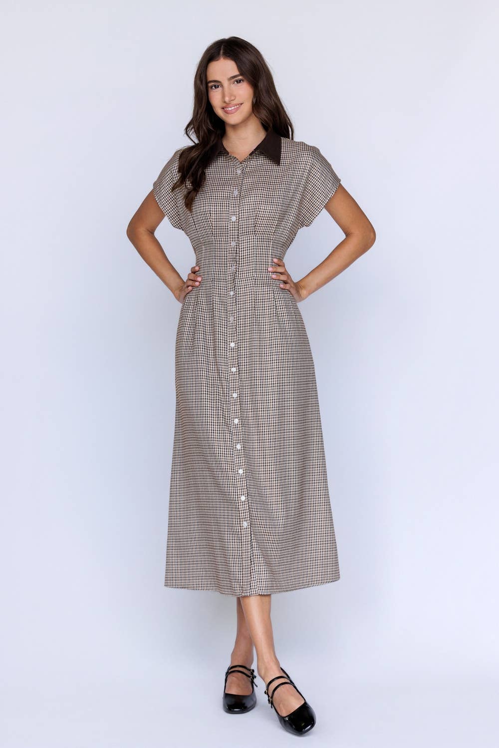 WEST VILLAGE HOUNDSTOOTH COLLARED BUTTON DOWN MIDI DRESS: BROWN/IVORY