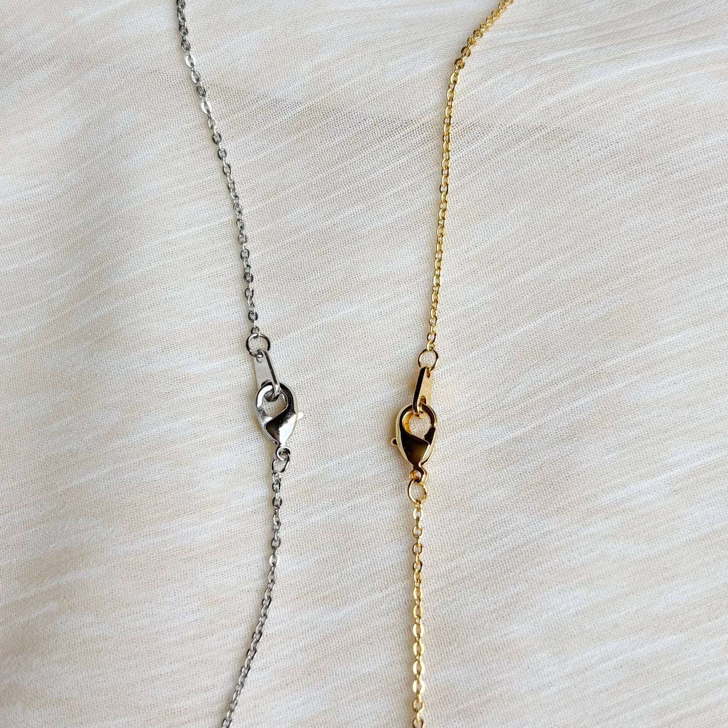 SCALLOP SEASHELL NECKLACE | gold or silver | coastal jewelry: SILVER (Rhodium / platinum)