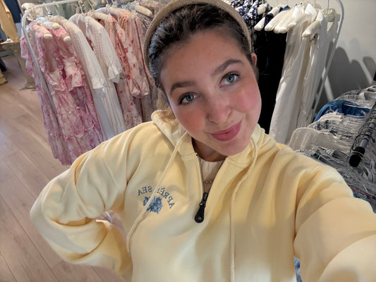 APRÈS SEA HYDRANGEA EMBROIDERED QUARTER-ZIP - BUTTER / PERIWINKLE