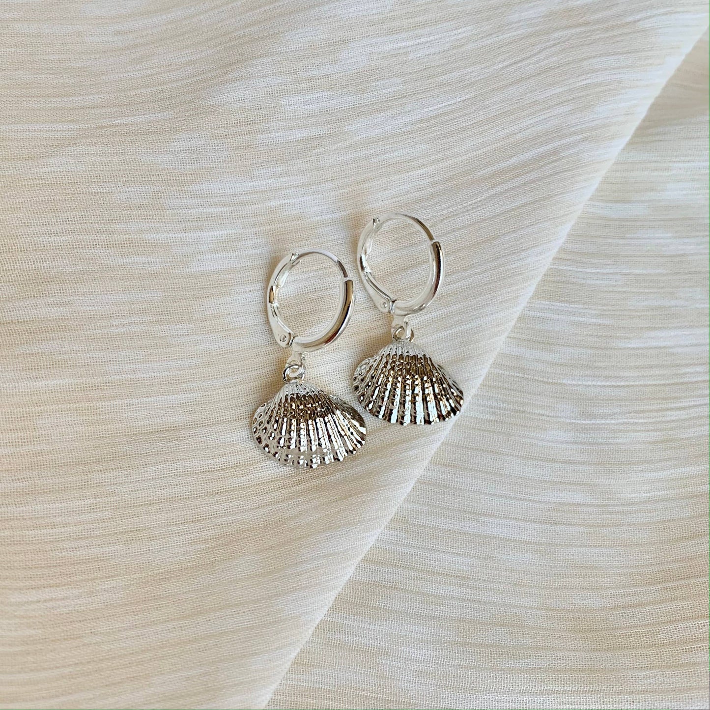 SCALLOP SEASHELL HUGGIE HOOPS | silver | coastal jewelry