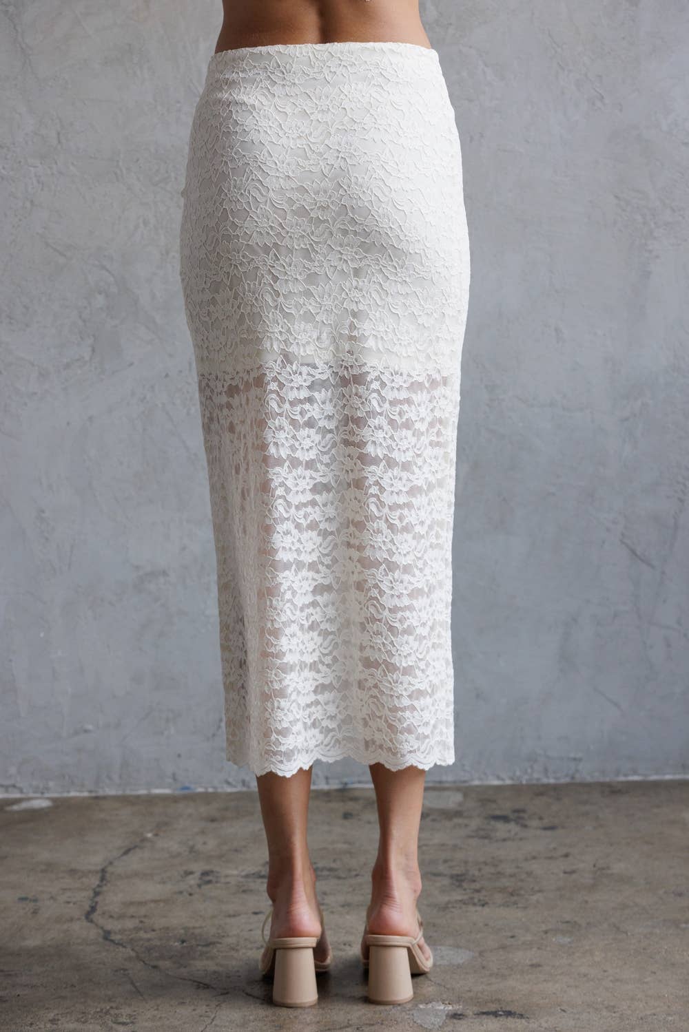 VOGUE FLORAL LACED BODYCON MIDI SKIRT: CREAM