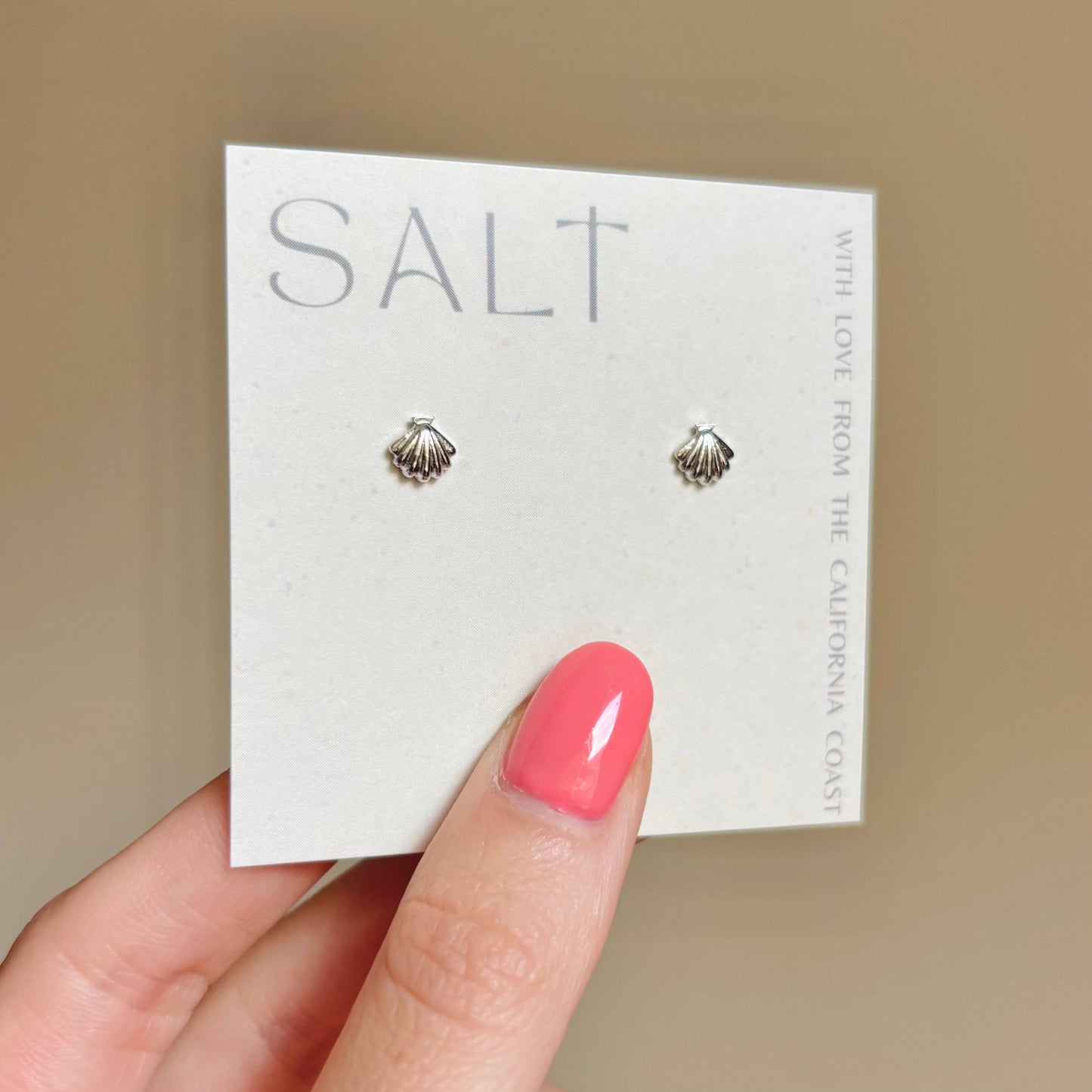 SEASHELL STUDS | silver | dainty shell stud earrings