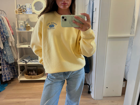 APRÈS SEA CHATHAM HYDRANGEA EMBROIDERED CREW - BUTTER / PERIWINKLE