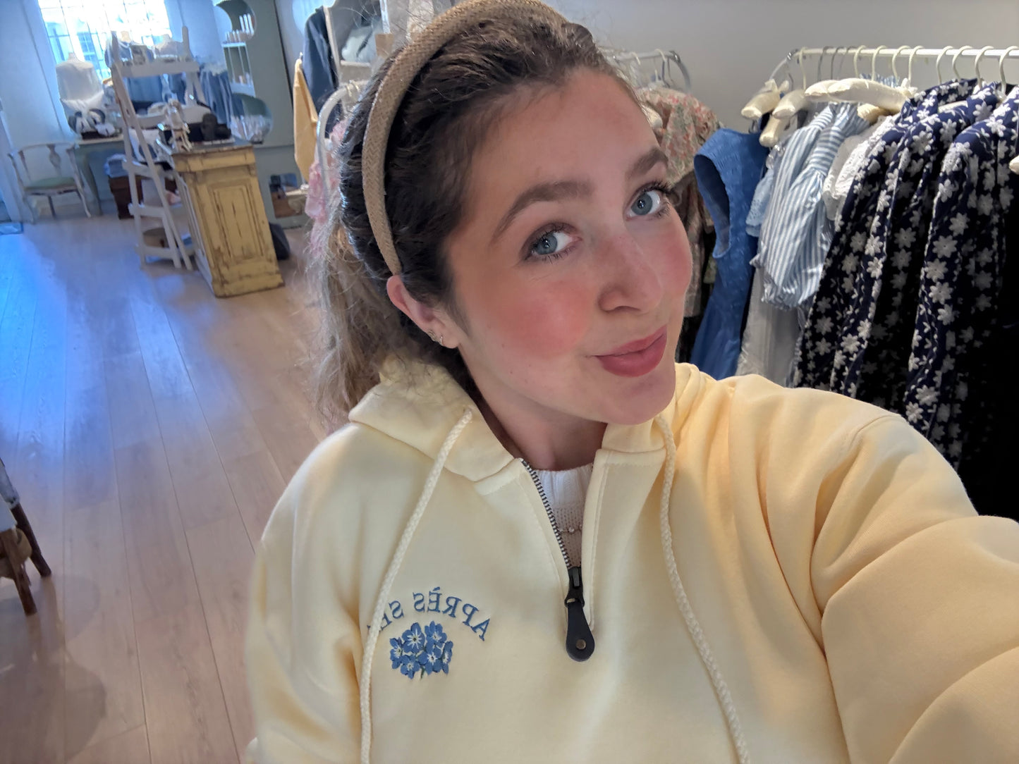 APRÈS SEA HYDRANGEA EMBROIDERED QUARTER-ZIP - BUTTER / PERIWINKLE