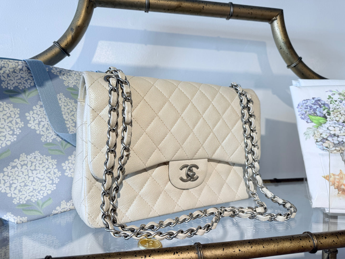 VINTAGE CHANEL MEDIUM DOUBLE FLAP BAG - WHITE CAVIAR LEATHER- NATURAL SHINE