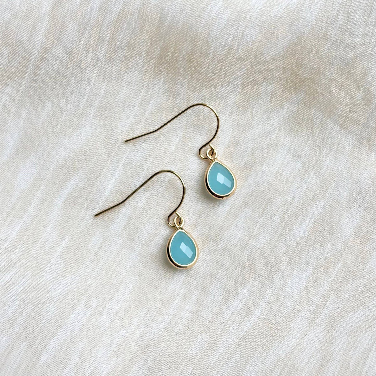 AQUAMARINE GEM EARRINGS | gold | light blue aqua gem earring