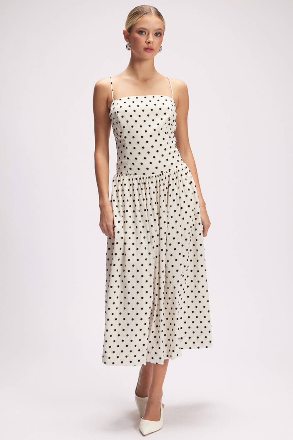 CHIC SQUARE NECK POLKA DOT lDRESS: IVORY/BLACK