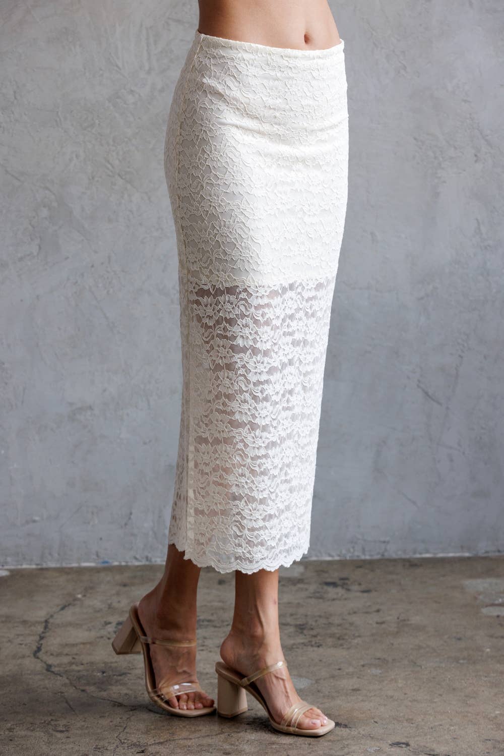 VOGUE FLORAL LACED BODYCON MIDI SKIRT: CREAM