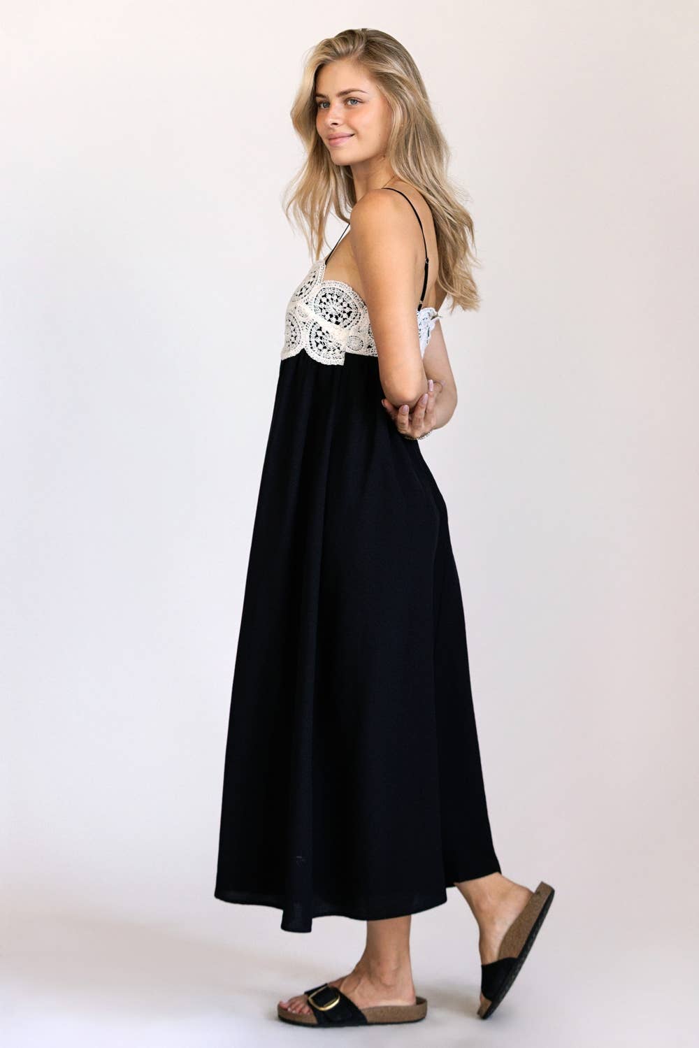 CROCHET LACE MIDI DRESS: BLACK/IVORY